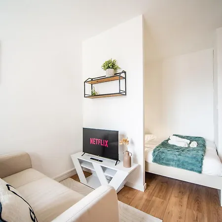 Le Rollin - Proche Hopital- Netflix