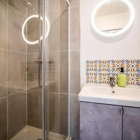 Le Rollin - Proche Hopital- Netflix