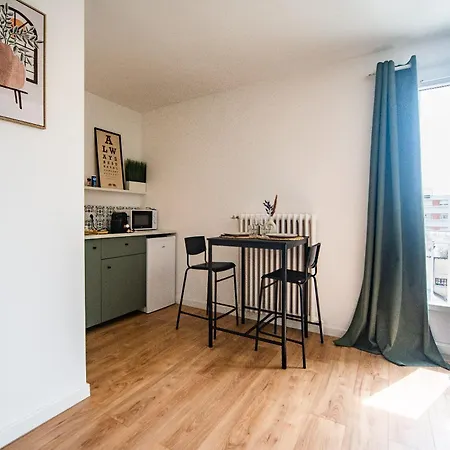 Le Rollin - Proche Hopital- Netflix Apartament *