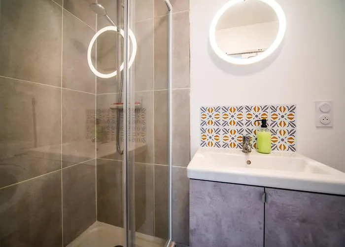 Le Rollin - Proche Hopital- Netflix