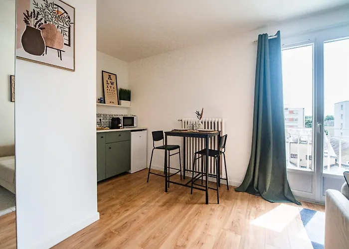 Le Rollin - Proche Hopital- Netflix Apartament *